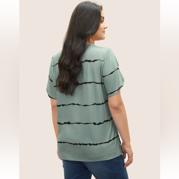 BloomChic Striped Contrast Petal Sleeve T-shirt XL us14-16 - Picture 2 of 7